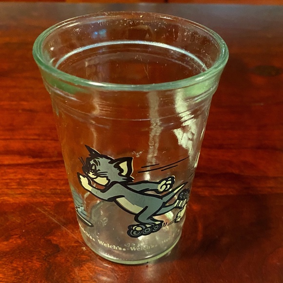 Collectible Welch's 8 oz Tom & Jerry juice glass - Picture 1 of 3